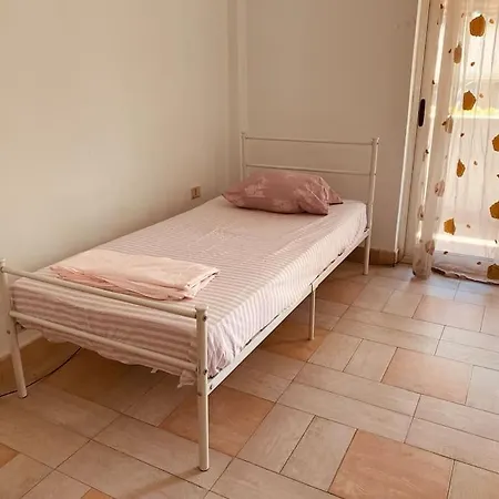 Downtown 2bedroom Balconies Ac Wifi Tirana